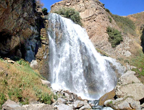 Водопад Трчкан в Армении. Фото: аzatutyun.am, RFE/RL