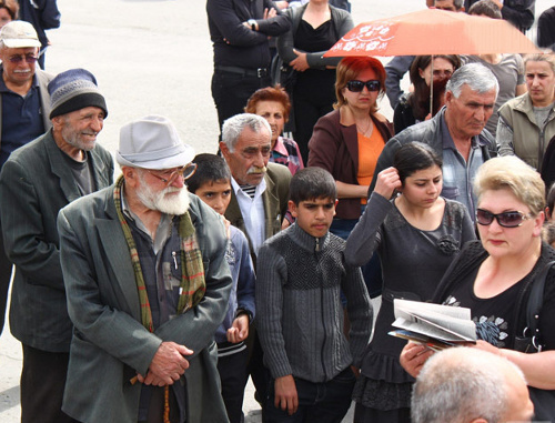 Жители Армавира на встрече с лидерами АНК в преддверии выборов. Армения, 16 апреля 2012 г. Фото: © PanARMENIAN Photo / 
Mariam Loretsyan