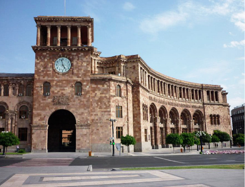 Здание правительства Армении на площади Республики в Ереване. Фото:  http://plan.am