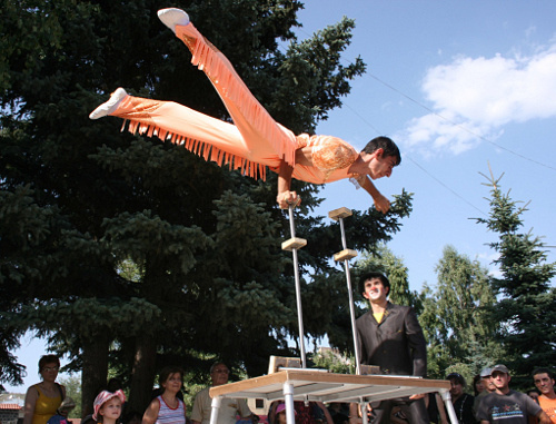 Третий международный фестиваль пантомимы имени Леонида Енгибарова. Армения, Цахкадзор, 10-14 августа 2012 г. Фото: eMedia.am
