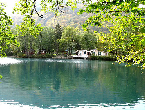 Голубое озеро в Кабардино-Балкарии. Фото: Татьяна Иванова
http://commons.wikimedia.org