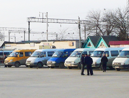 Дагестан, Кизилюрт, стоянка маршрутных такси. Фото с официального сайта муниципального образования «Город Кизилюрт», http://mo-kizilyurt.ru