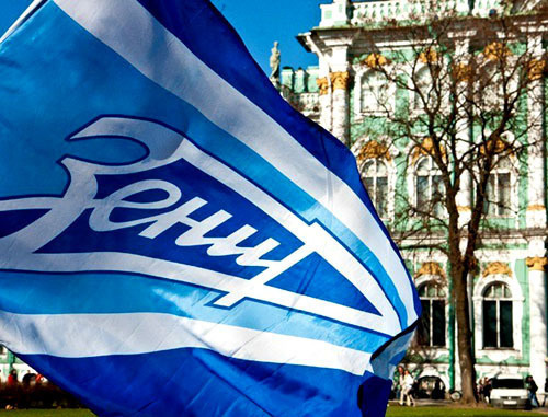 Флаг футбольного клуба "Зенит". Фото http://landscrona.ru/