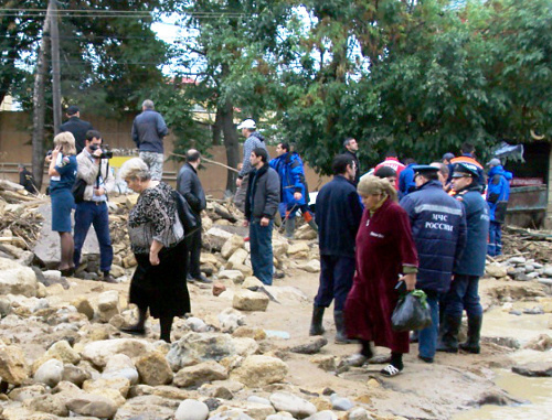 Дагестан, 10 октября 2012 г. На улицах Дербента после наводнения. Фото ГУ МЧС по Республике Дагестан, http://www.05.mchs.gov.ru