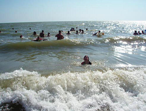 Отдыхающие на Азовском море. Фото: http://www.dontourism.ru