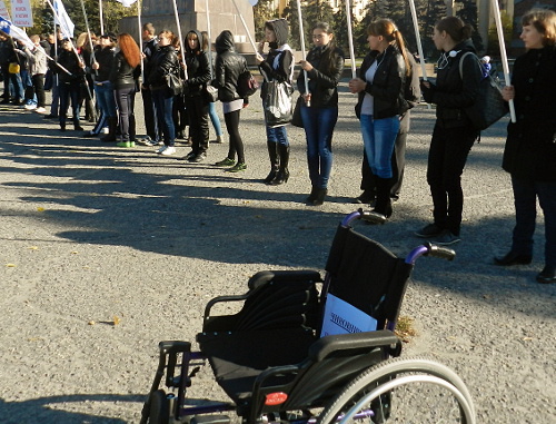 Пикет по проблемам инвалидов на площади Ленина в Волгограде, 2 ноября 2012 г. Фото Татьяны Филимоновой для "Кавказского узла"