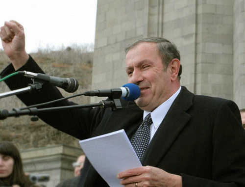 Левон Тер-Петросян выступает на митинге, Ереван, 2009 г. Фото: http://www.levonpresident.am