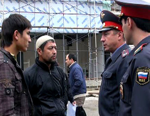 Отправка граждан Узбекистана на родину проходила под контролем полиции. Сочи, 11 ноября, 2012 г. http://www.blogsochi.ru