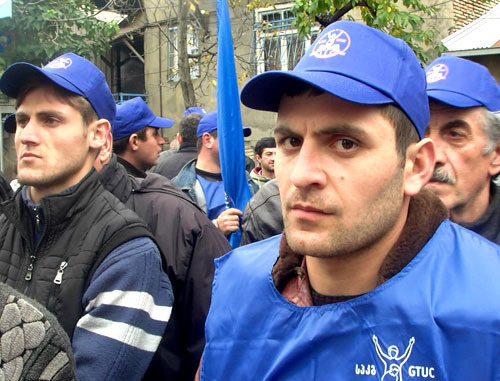 Акция протеста шахтеров перед зданием Парламента в Кутаиси. Грузия, 21 ноября 2012 г. Фото Беслана Кмузова для "Кавказского узла"