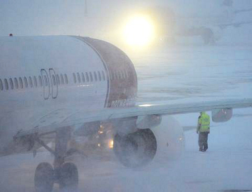 Снегопад в аэропорту "Уйташ", Махачкала. Фото: Информационное агентство «ФедералПресс», http://fedpress.ru