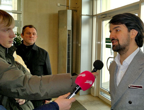 Мурад Мусаев дает интервью журналистам. Москва, 25 декабря 2012 г. Фото Юлии Буславской для "Кавказского узла"