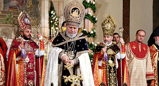 Рождественская служба в святом Эчмиадзине, Армения. 6 января 2010 г. Фото: http://www.armenianchurch.org