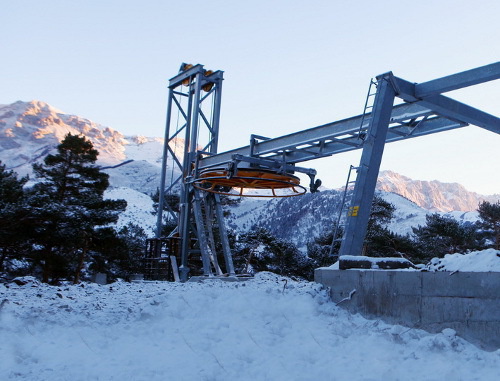Строительство канатной дороге на горнолыжном курорте "Армхи". Ингушетия, Джейрахский район, 15 января 2013 г. Фото: http://www.ingushetia.ru