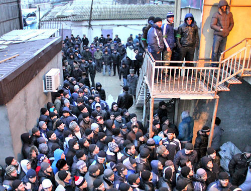 Акция протеста чеченцев-аккинцев в Новолакском районе Дагестана с требованием вернуть принадлежавшие им до депортации земли. 25 февраля 2013 г. Фото Патимат Махмудовой для "Кавказского узла"