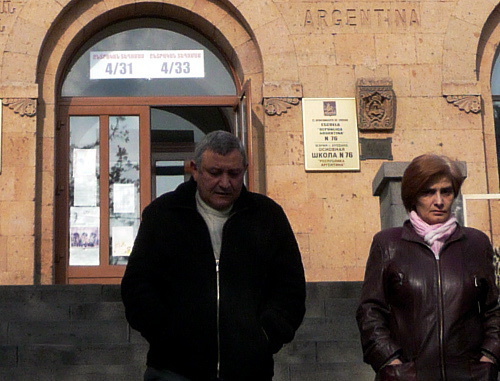 Жители Еревана после голосования на выборах президента Армении 18 февраля 2013 г. Фото Армине Мартиросян для "Кавказского узла"