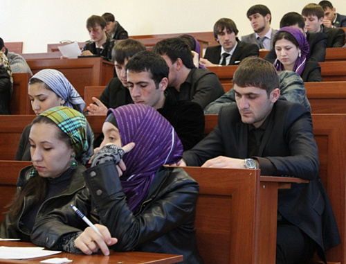 Студенты на лекции. Фото: http://chesu.ru