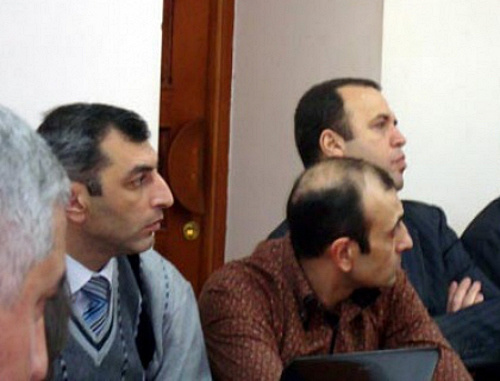Армения, Ереван, март 2013 г. Судебное заседание по делу о махинациях с Пенсионным фондом. Слева на заднем плане - Вазген Хачикян. http://www.pastinfo.am