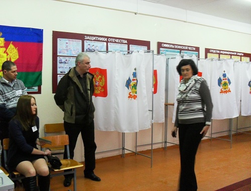 Избирательный участок 02-13 в Анапе, на котором во время подсчета голосов были избиты наблюдатели. 24 марта 2013 года. Фото Натальи Дорохиной. 