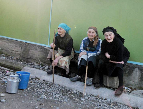 Пенсионеры. Грузия. Фото: Nodar Tskvirashvili, RFE/RL