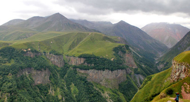 Главный Кавказский хребет. Фото: Камалян001, http://commons.wikimedia.org/