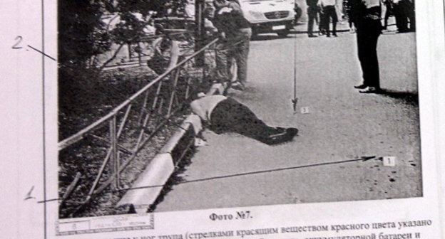 На месте убийства Юрия Буданова. Москва, 10 июня 2011 г. Фото из материалов следственного дела.