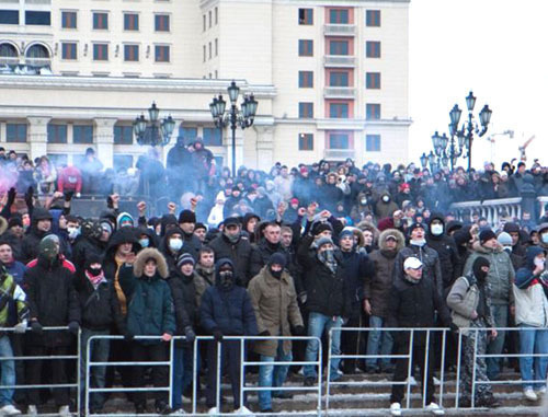 Футбольные фанаты на Манежной площади. Москва, 11 декабря 2010 г. Фото: Yuri Timofeyev (RFE/RL)