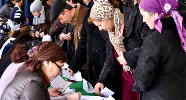На избирательном участке в сельском поселении Верхние Ачалуки, Ингушетия, 2012 г. Фото: http://sagapesht.livejournal.com