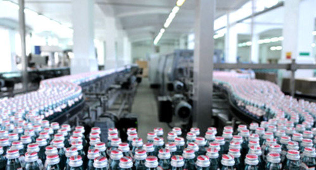 Автоматизированная технологическая линия на заводе "Боржоми", Грузия. Фото http://www.borjomi.com
