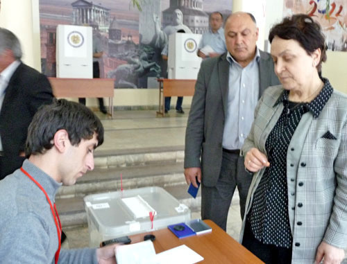 Выборы в Совет старейшин Еревана. 5 мая 2013 г. Фото Армине Мартиросян для "Кавказского узла"