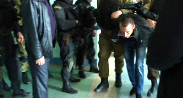 Задержание Александра Купцова. Астрахань, 14 марта 2013 г. Фото: пресс-служба УМВД по Астраханской области. 