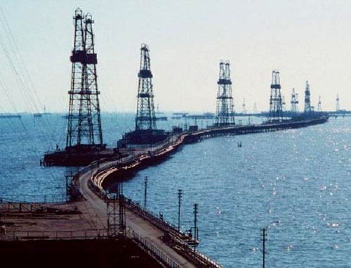 Нефтяная платформа. Фото http://vesti.az/ 

