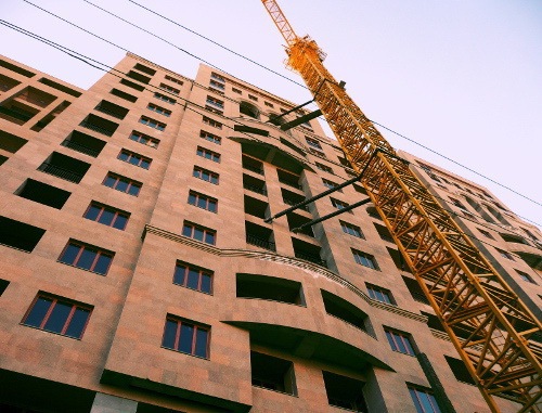 Ереван, строительство многоквартирного дома. Фото Армине Мартиросян для 2Кавказского узла"