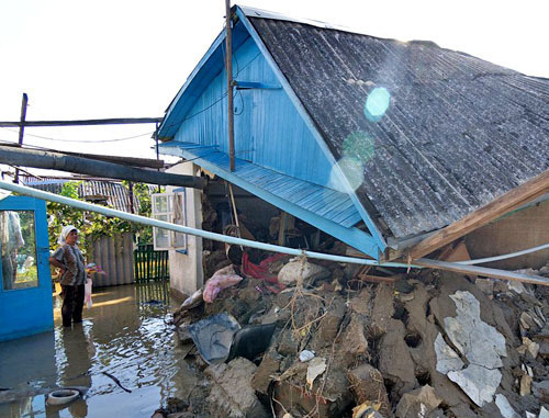 Последствия наводнения в Крымске, 9 июля 2012 г. Фото: Дмитрий Кочергин, ЮГА.ру