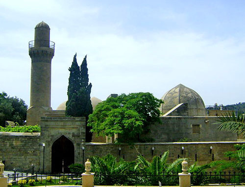 Дворцовая мечеть в Баку. Фото: Самый древний, http://ru.wikipedia.org/