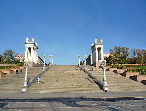 Центральная лестница Волгоградской центральной набережной. Фото: michael clarke stuff, http://commons.wikimedia.org/