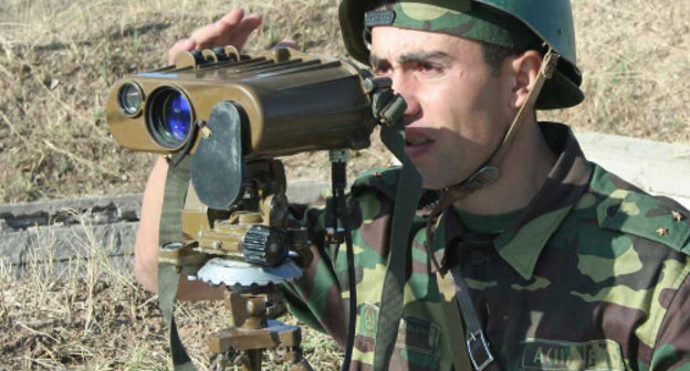 Военнослужащий Армии обороны Нагорного Карабаха на границе. Фото: http://nkrmil.am