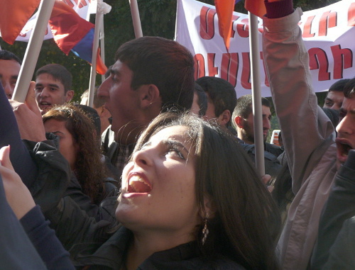 Шествие студентов в защиту своих прав. Ереван, 15 ноября 2012 г. Фото Армине Мартиросян для "Кавказского узла"