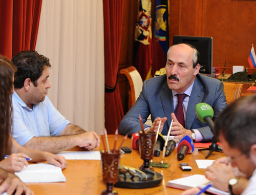 Рамазан Абдулатипов на встрече с журналистами. Махачкала, 15 августа 2013 г. Фото: http://www.riadagestan.ru