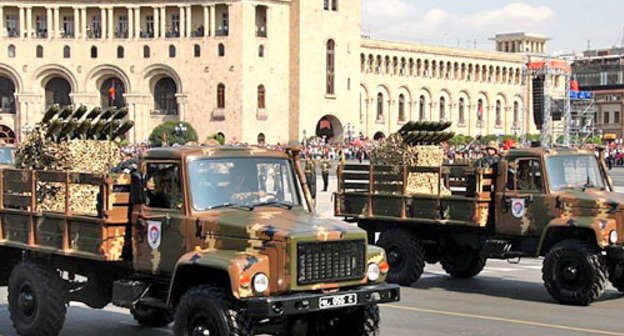 Армия Армении. Фото: Albert Hovakimyan, http://ru.wikipedia.org/
