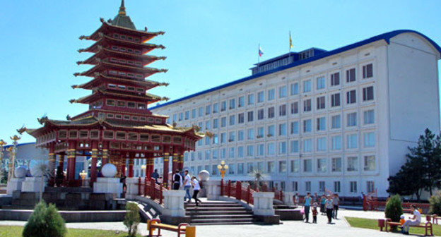 Площадь Ленина, Элиста, Калмыкия. Фото: Rartat, http://en.wikipedia.org/