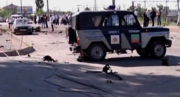 На месте взрыва в Махачкале. Май 2013 г. Кадр из видеосъемки пресс-службы МВД Дагестана, http://05.mvd.ru/