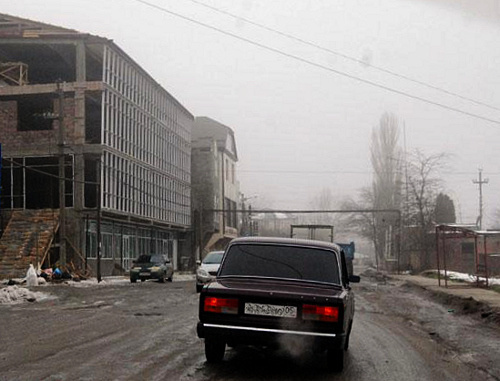 Дагестан, Хасавюрт, перекресток улиц Грозненской и Алиева. Фото  Камиля Хункерова, http://www.odnoselchane.ru 