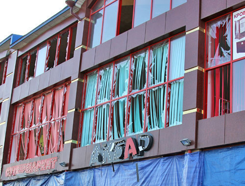 Магазин "Акбар" возле которого взорвалась самодельная бомба. Хасавюрт, 6 января 2014 г. Фото Махача Ахмедова для "Кавказского узла"