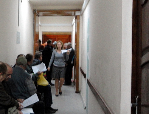В коридоре Хостинского суда в Сочи. Фото Светланы Кравченко для "Кавказского узла"