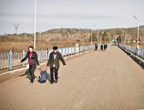Мост через реку Ингури на грузино-абхазской границе. 2012 год. Фото: Marco Fieber, http://www.flickr.com/photos/marcofieber