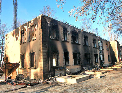 Постройки, пострадавшие от пожара во время акции протеста в центре города Исмаиллы. 24 января 2013 г. Фото Азиза Каримова для «Кавказского узла»
