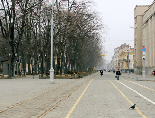 Владикавказ, 26 февраля 2014 г. Трамвайные пути на проспекте Мира. Фото Эммы Марзоевой для "Кавказского узла"