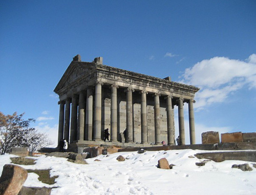 Армения, Котайкская область, храм Гарни. Фото: Mzuriana, http://www.flickr.com/photos/hailebet/9390591806