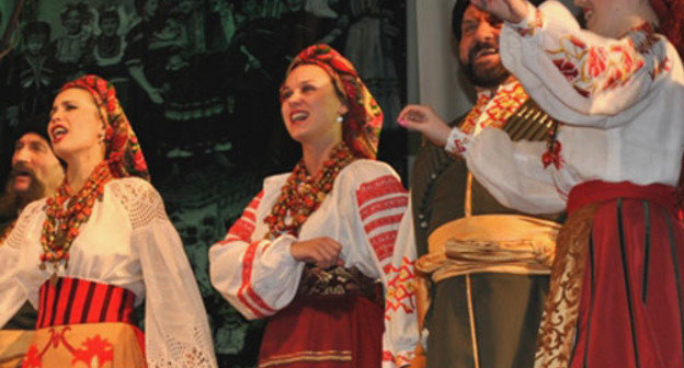 Выступление Кубанского казачьего хора. Фото http://kkx.ru/