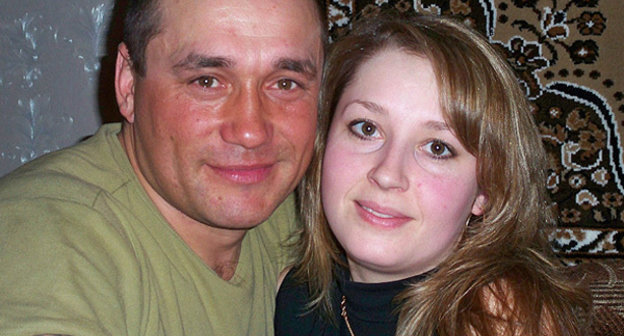 Руслан Казаков с женой. Фото из социальной сети vk.com
